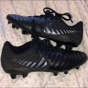 Nike Tiempo soccer/rugby cleats. Size 8.